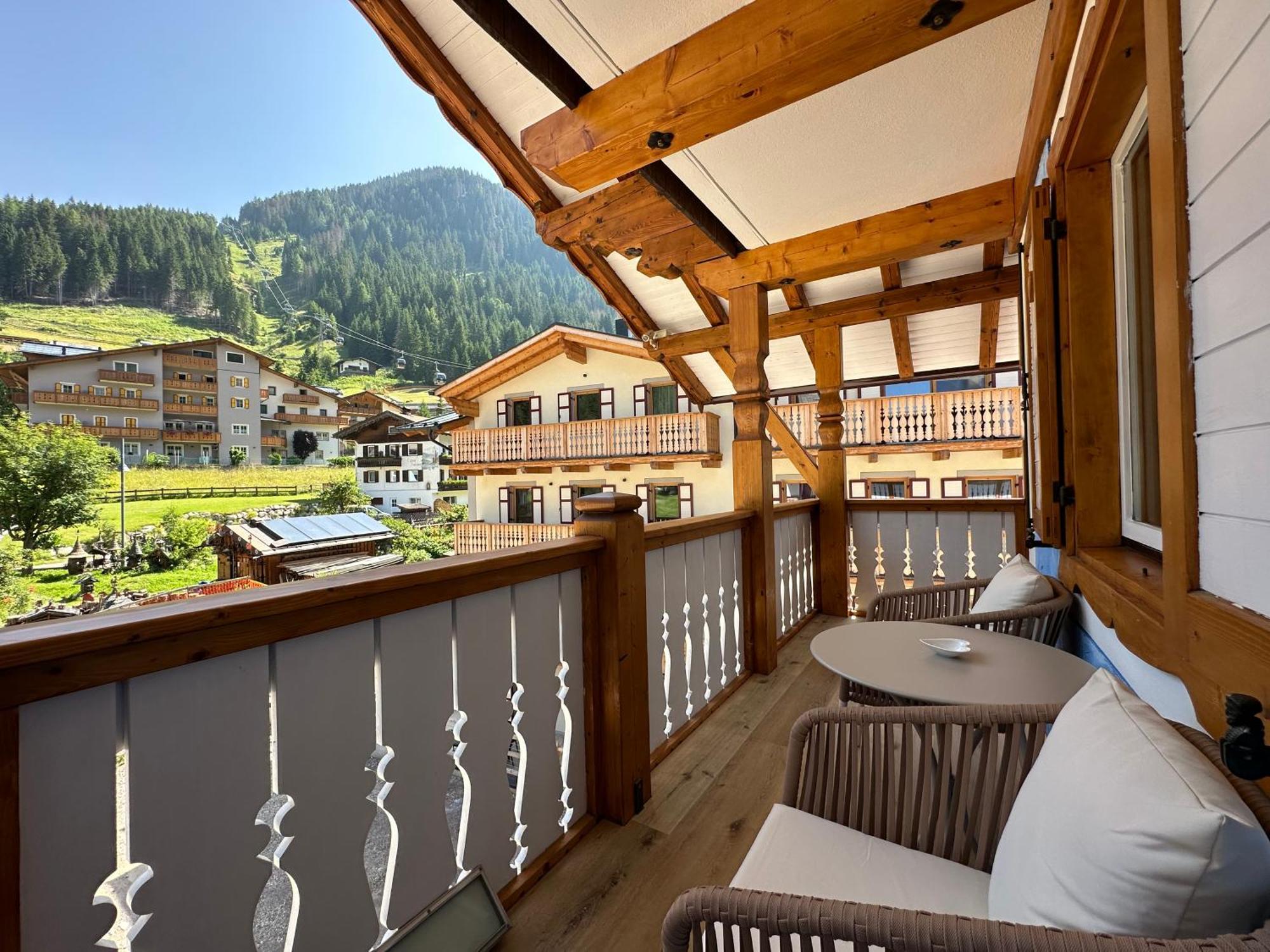 B&B Family Accommodation Canazei Bike Friendly Exterior foto