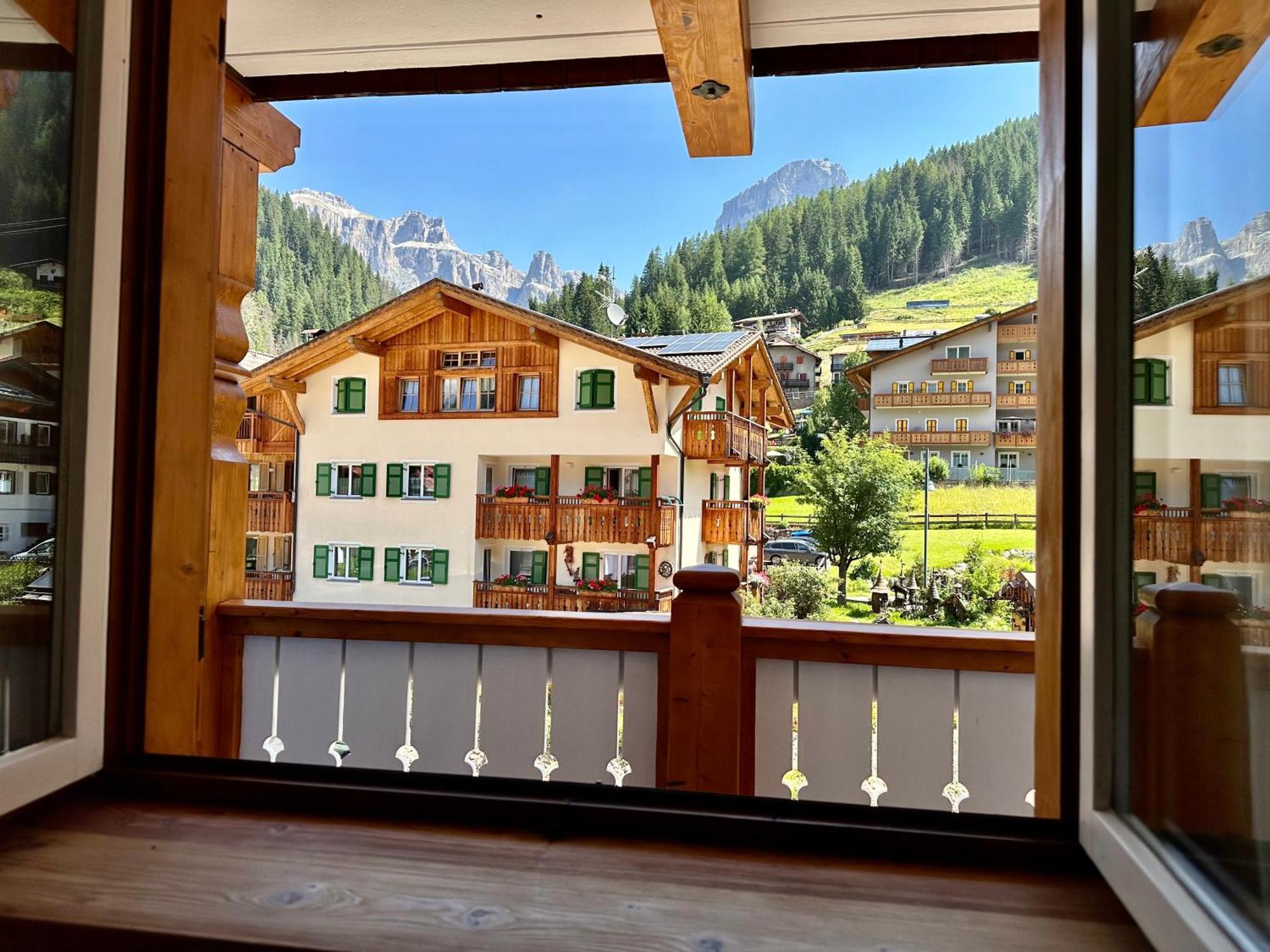 B&B Family Accommodation Canazei Bike Friendly Exterior foto