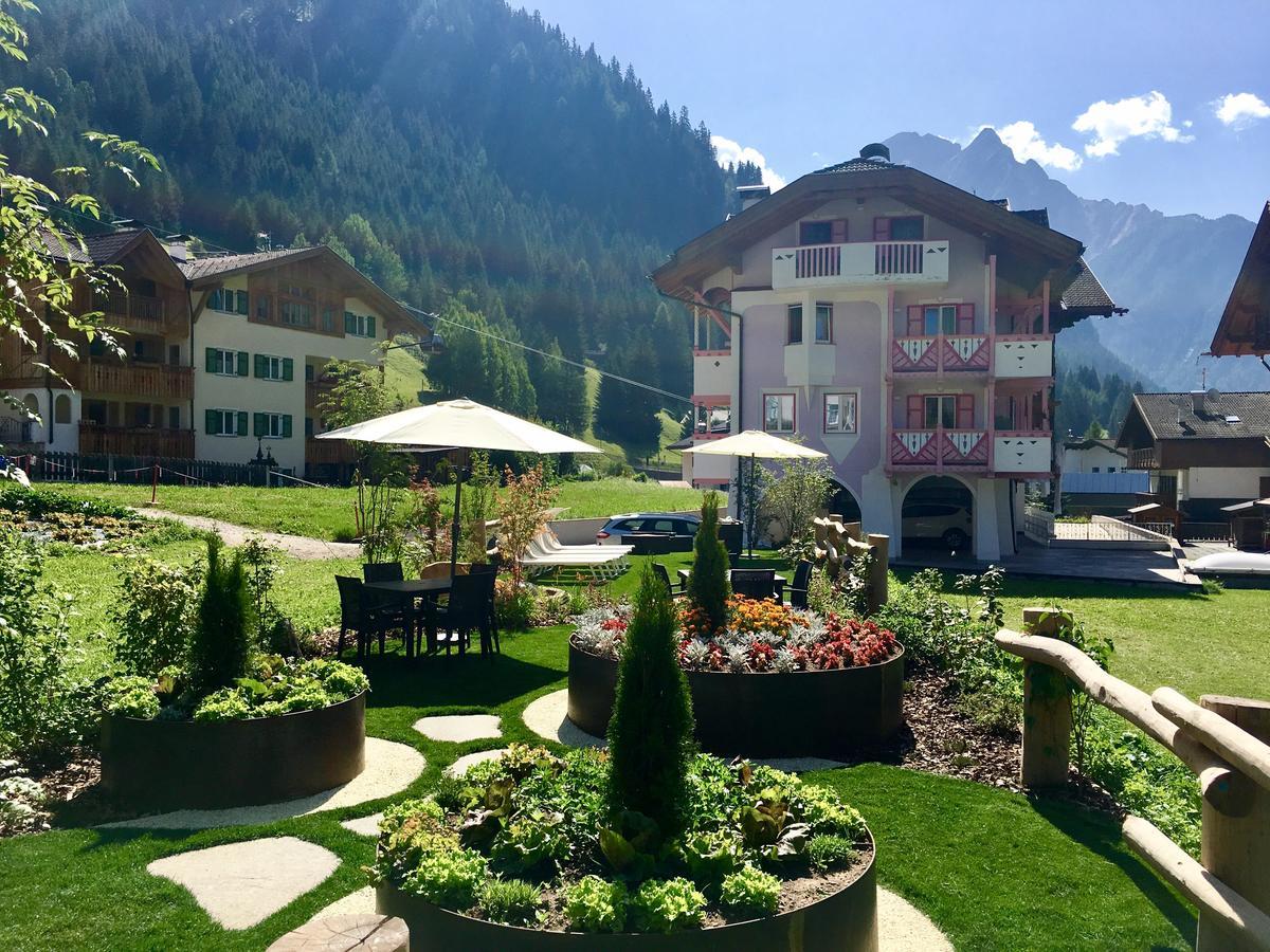 B&B Family Accommodation Canazei Bike Friendly Exterior foto